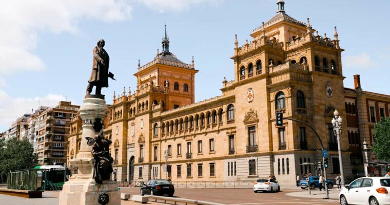 Descubre el encanto histórico del Palacio de los Condes de Gondomar en Valladolid