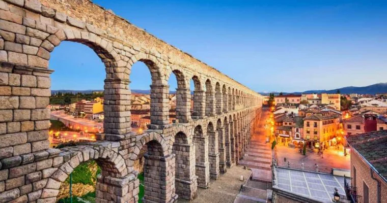Descubre la asombrosa historia del Acueducto Romano de Segovia en Segovia – Patrimonio de la Humanidad