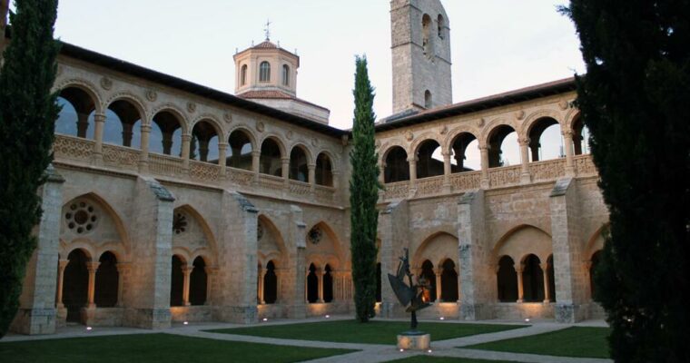 Descubre la belleza histórica del Monasterio de Santa María de Valbuena en Valladolid