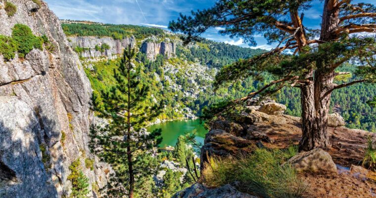Descubre la belleza natural del Embalse de La Cuerda del Pozo en Soria – Guía turística completa