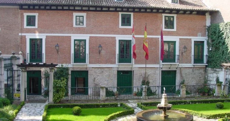 Descubre la Casa de Cervantes en Valladolid: Historia y Visitas Guiadas