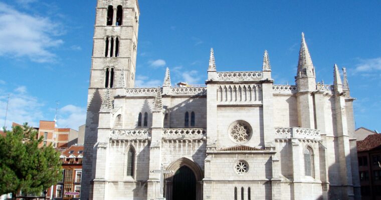 Iglesia de Santa María la Antigua: Historia, Arquitectura y Belleza en Valladolid